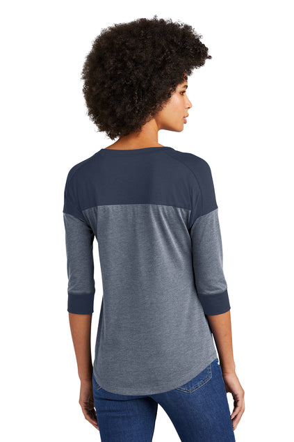 New Era  Women's Heritage Blend 3/4-Sleeve Baseball Raglan Tee. LNEA104