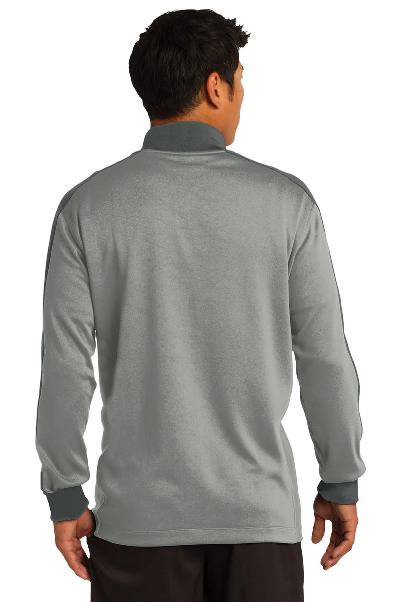 Load image into Gallery viewer, Nike Dri-FIT 1/2-Zip Cover-Up. 578673
