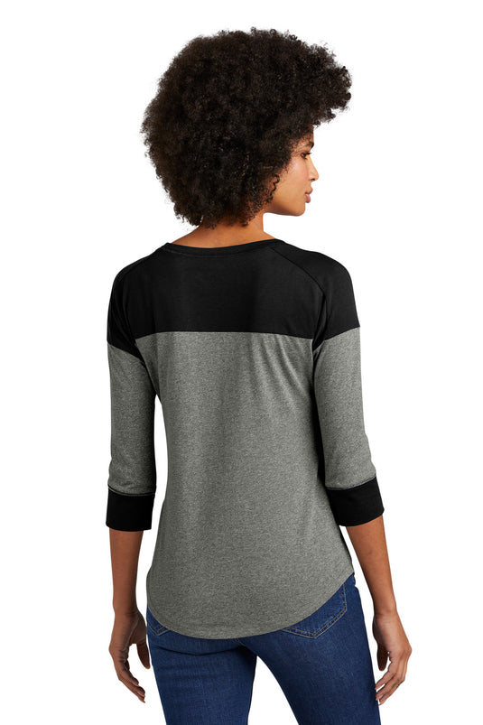 New Era  Women's Heritage Blend 3/4-Sleeve Baseball Raglan Tee. LNEA104