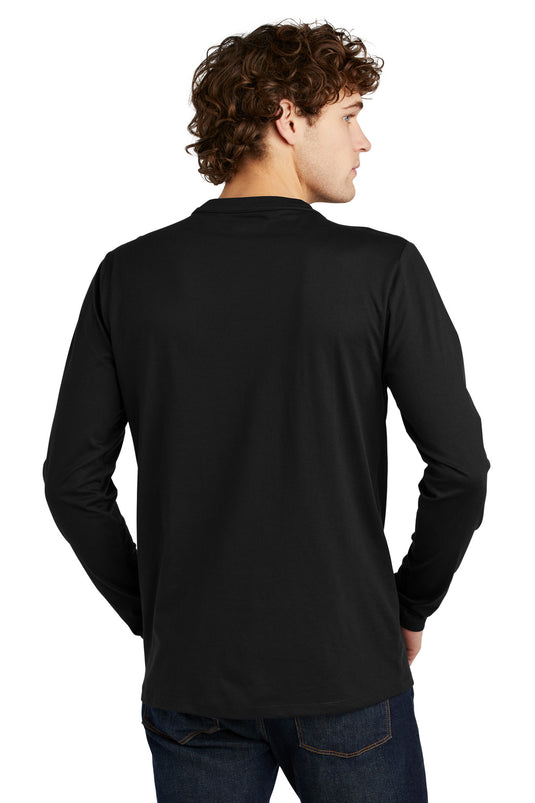 New Era  Heritage Blend Long Sleeve Crew Tee. NEA102